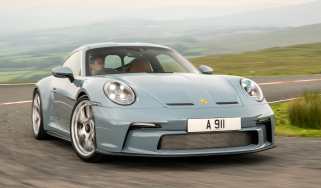 Porsche 911 S/T – front